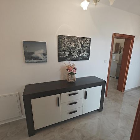 Apartmani Sandra Malinska Sveti Vid-Miholjice Bagian luar foto