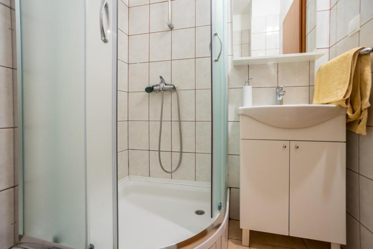 Apartmani Sandra Malinska Sveti Vid-Miholjice Bagian luar foto
