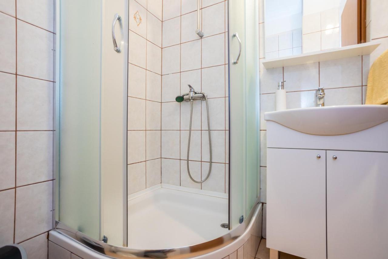 Apartmani Sandra Malinska Sveti Vid-Miholjice Bagian luar foto