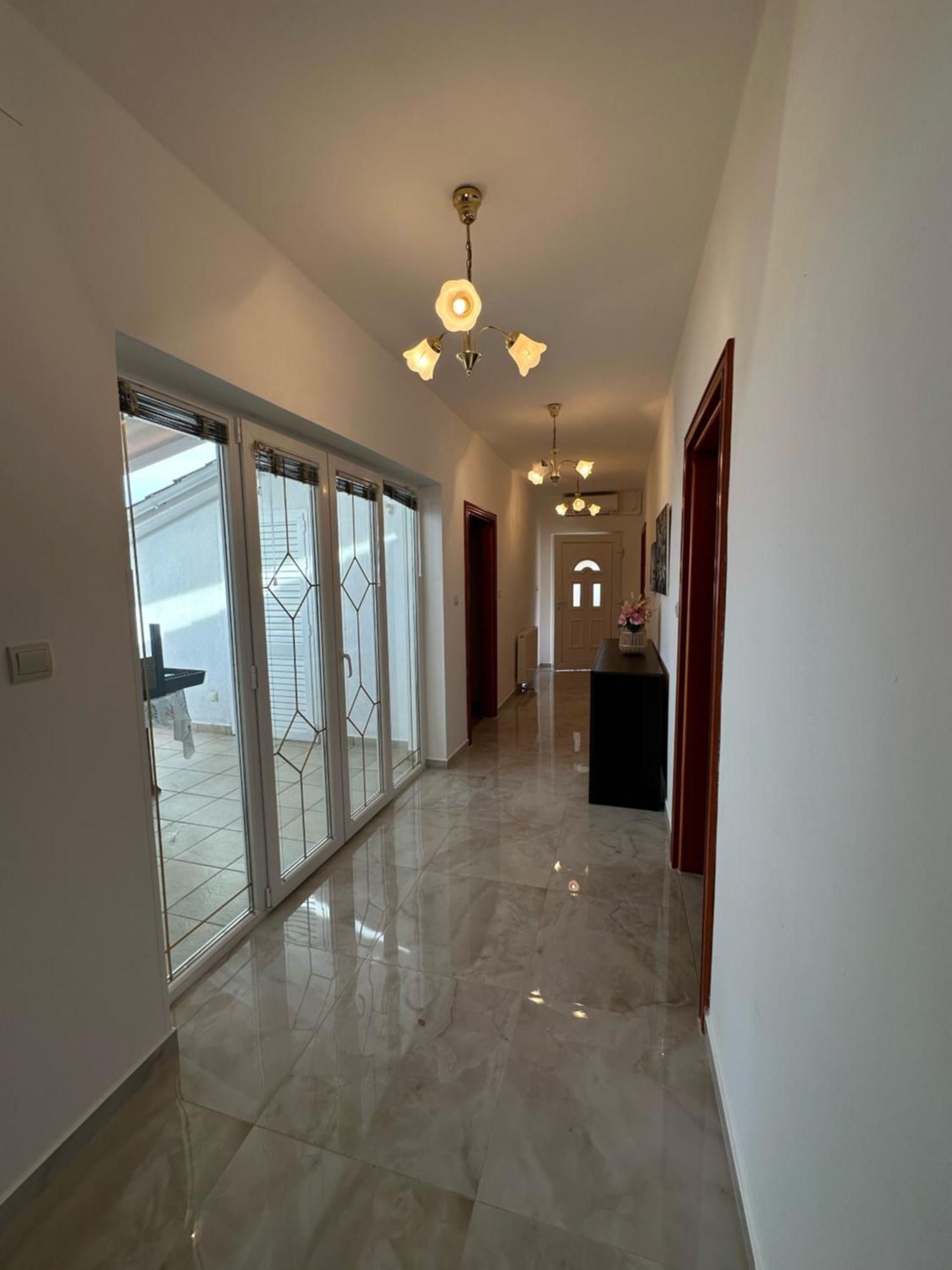 Apartmani Sandra Malinska Sveti Vid-Miholjice Bagian luar foto