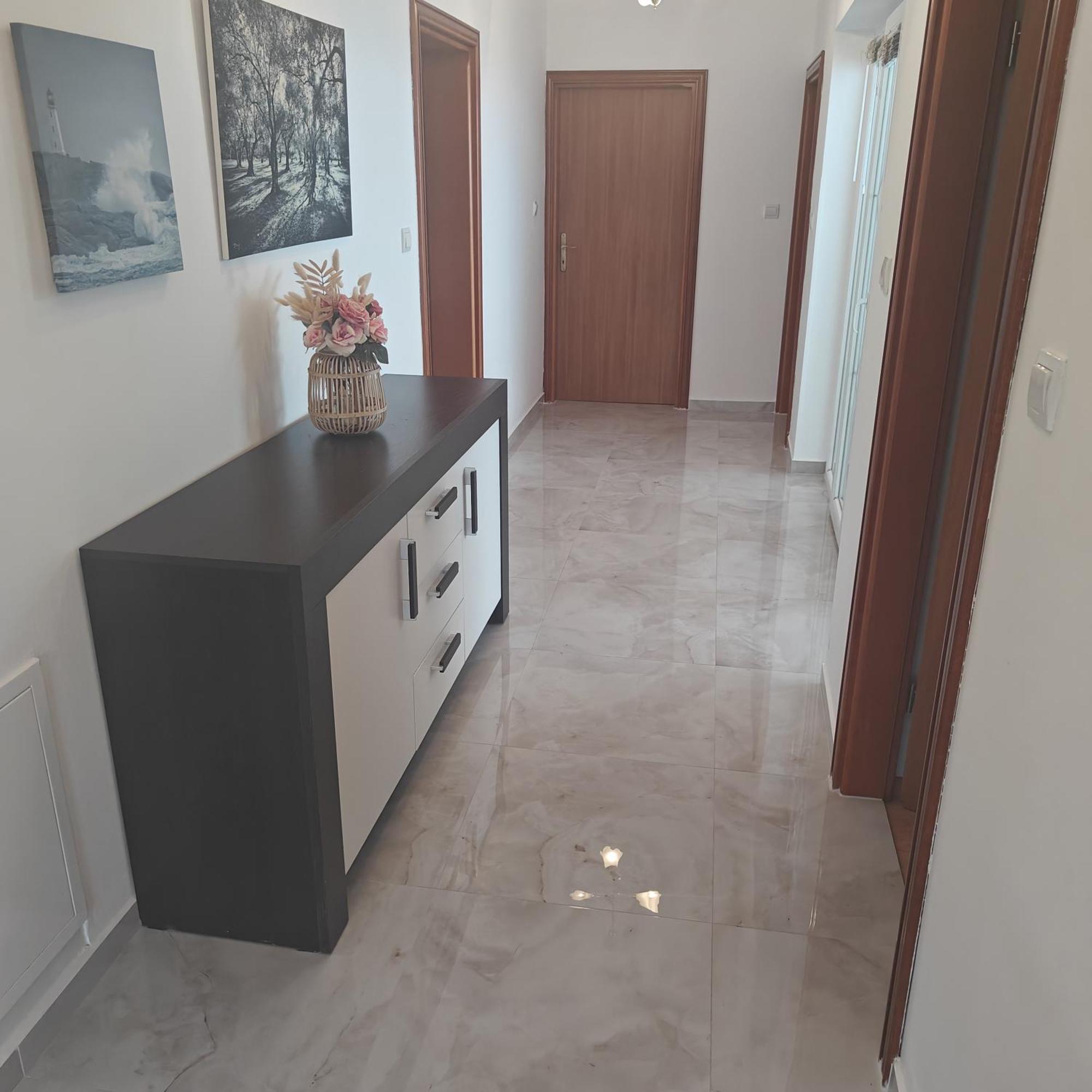 Apartmani Sandra Malinska Sveti Vid-Miholjice Bagian luar foto